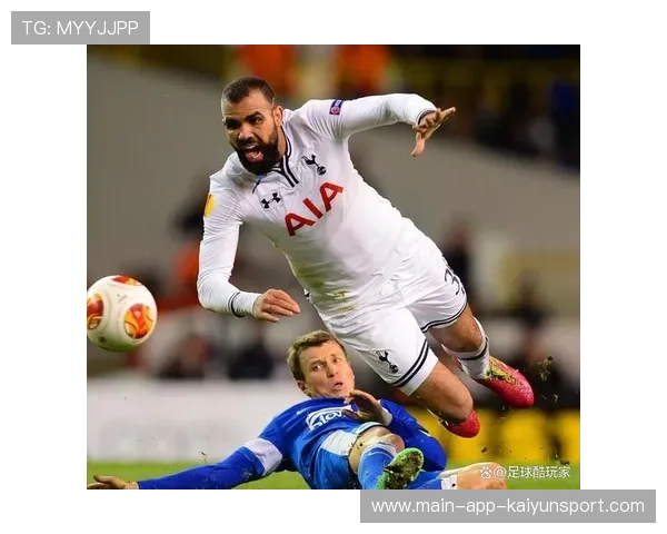 关于热刺的最新动态：更衣室反应观察